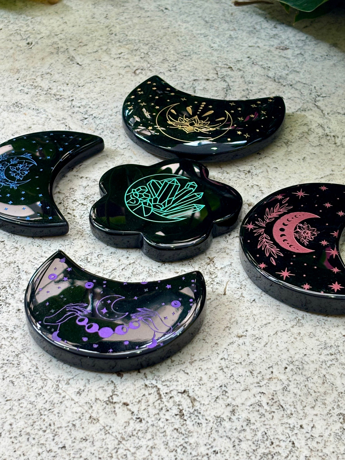 Bl Obsidian Flower / Moon Plate