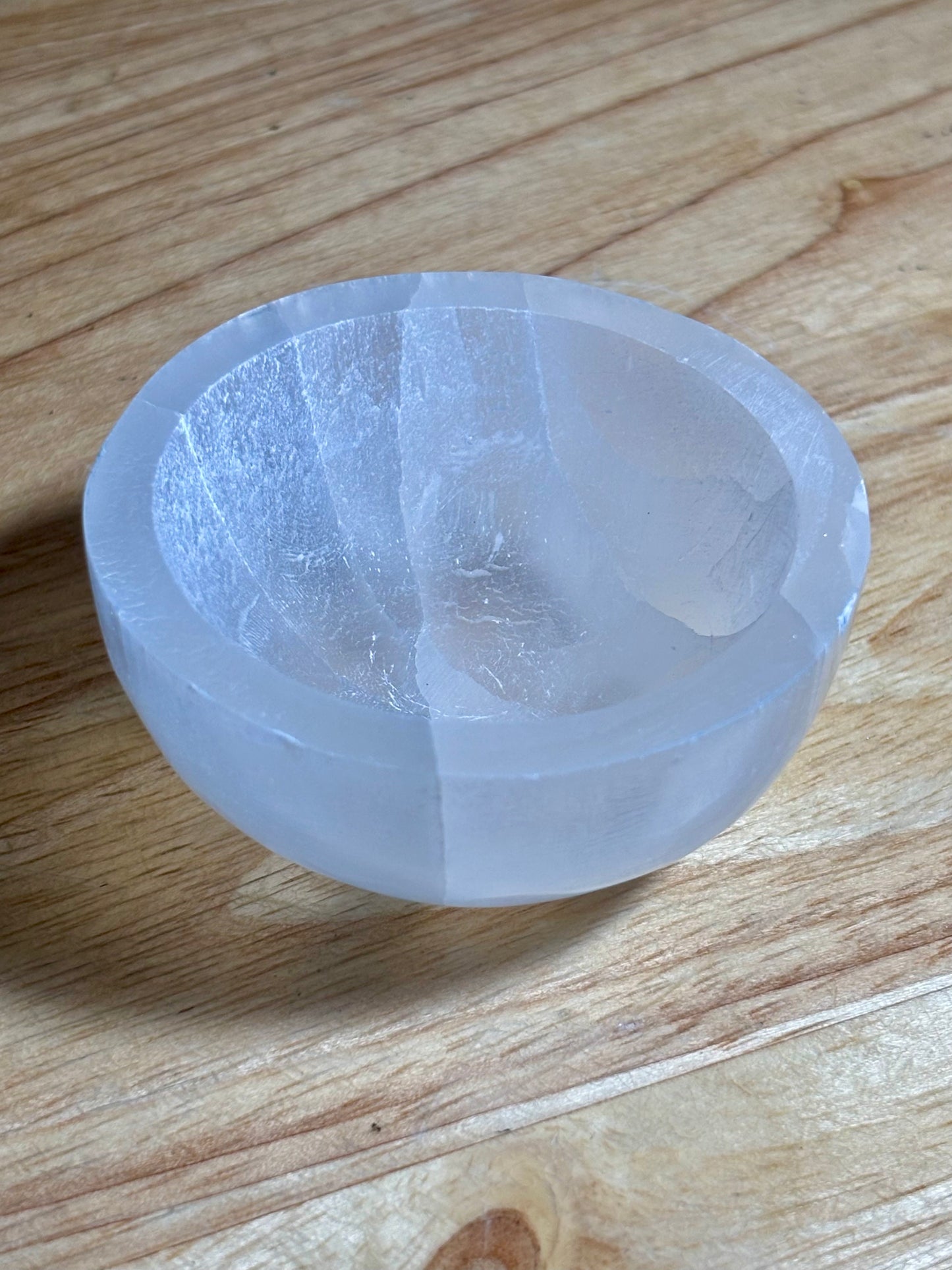 One Selenite Round Bowl 6cm