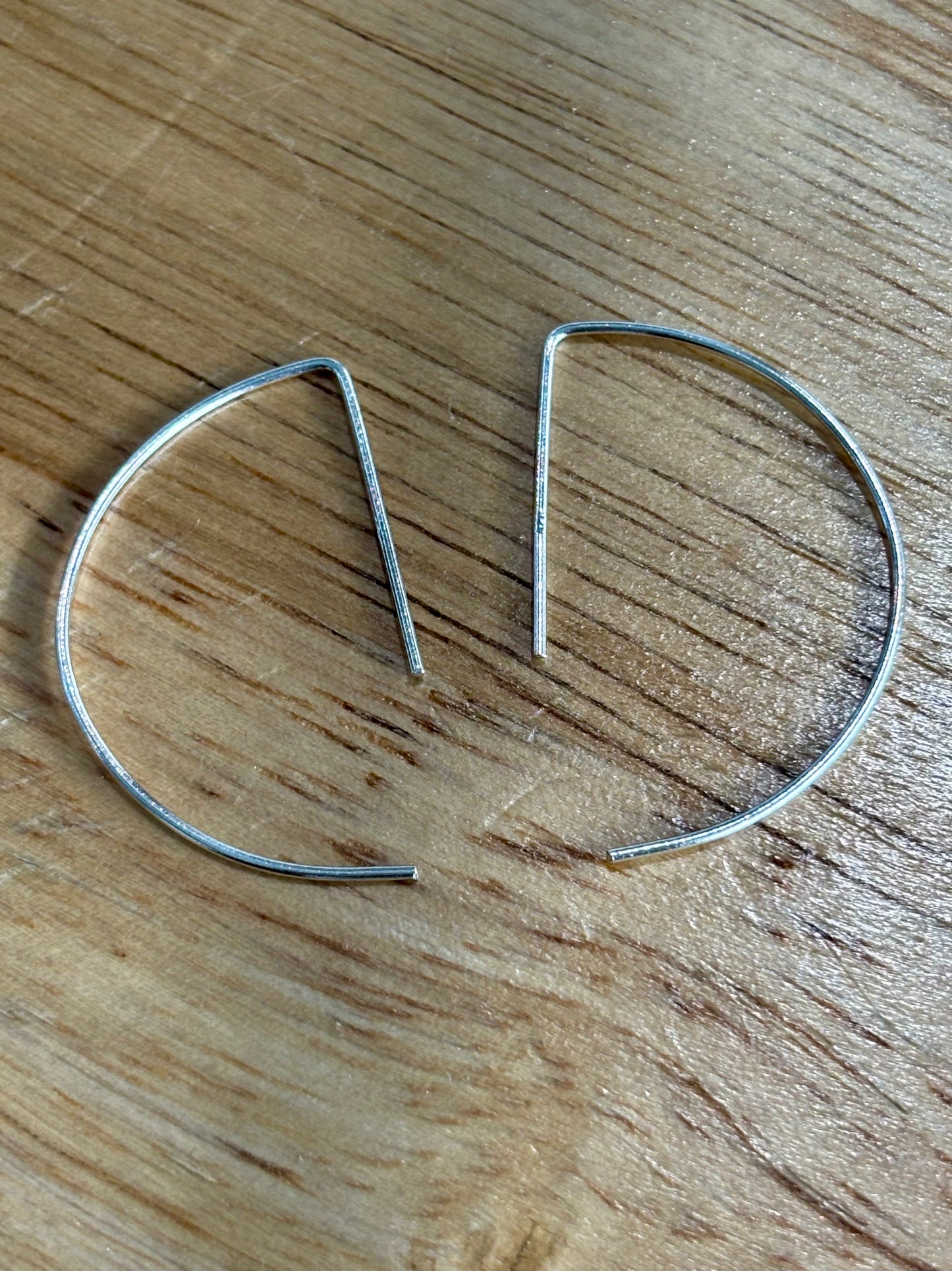 S925 D Earrings