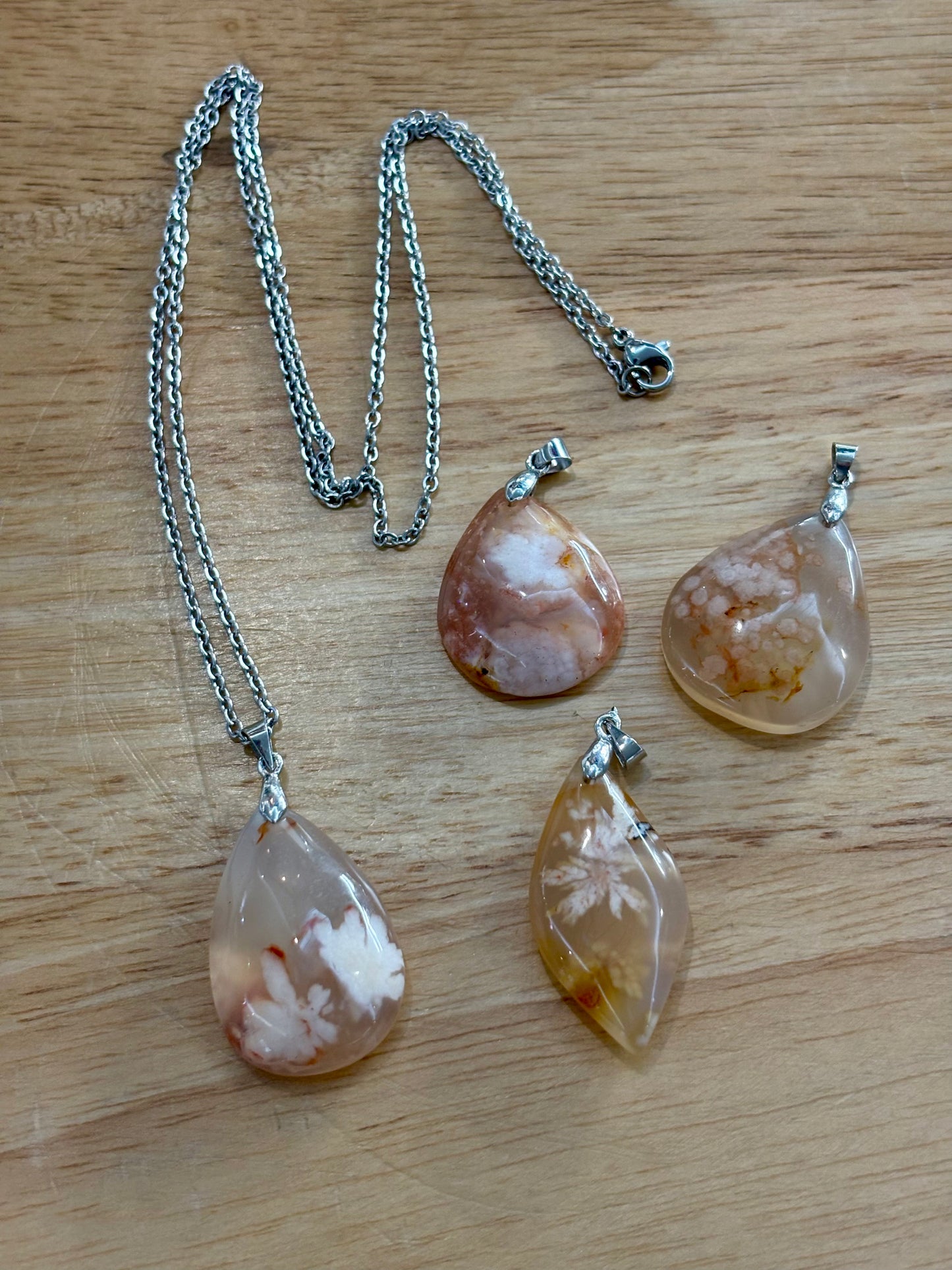 Asstd Flower Agate Pendant
