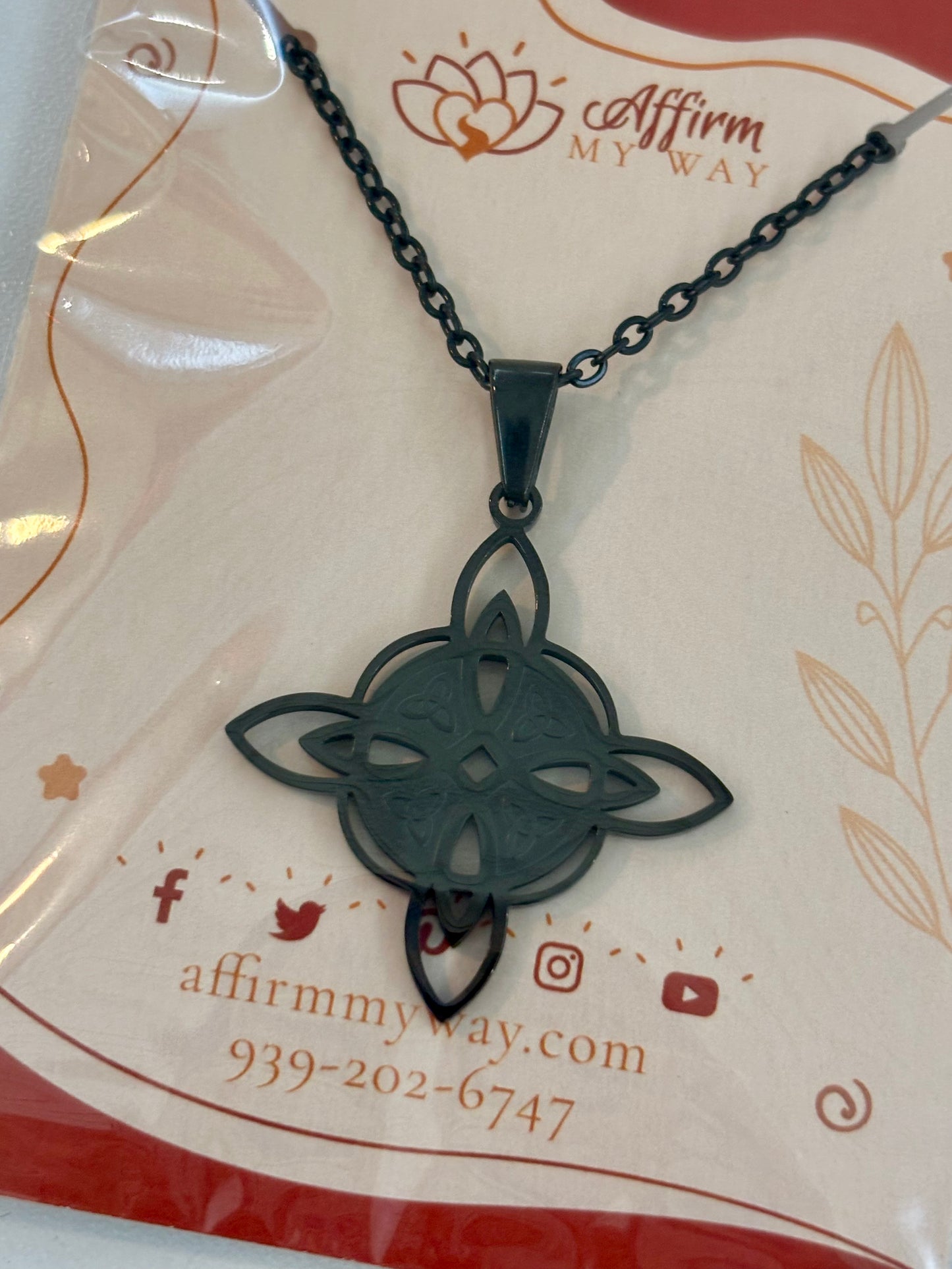 SS Witch Knot Black Necklace