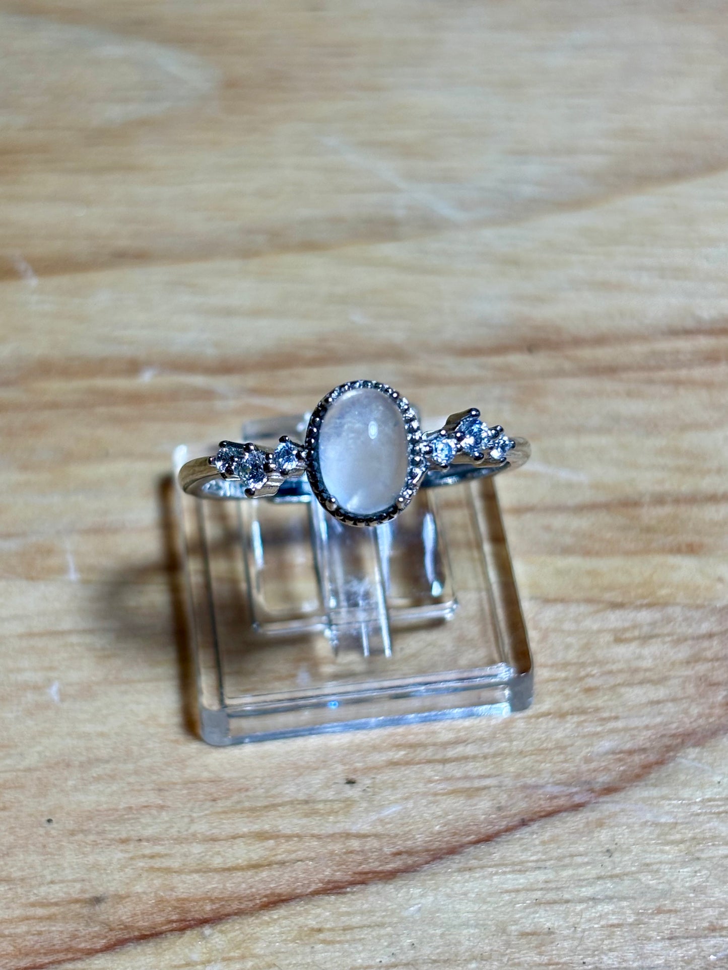 S925 Moonstone w Zircon Ring
