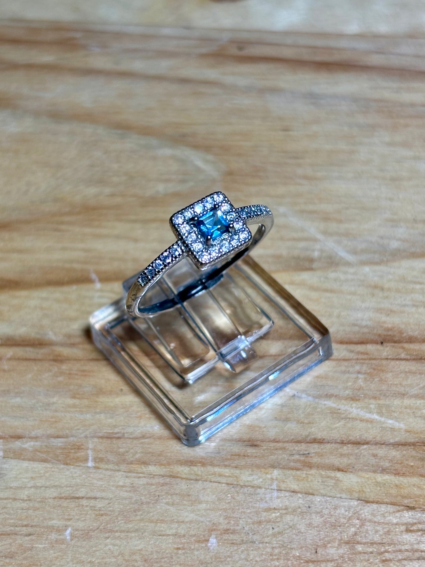 S925 Aquamarine w Zircon Ring