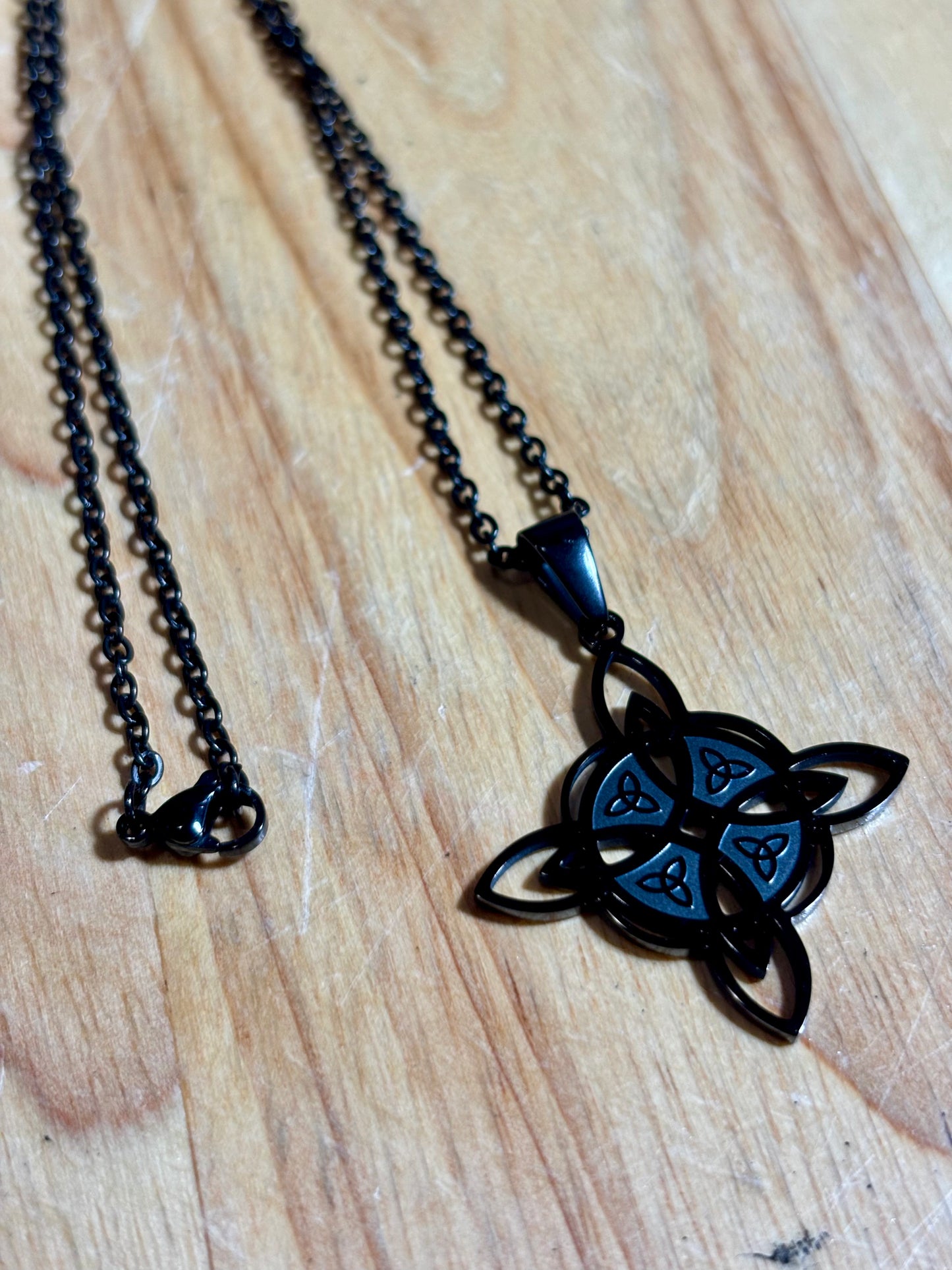 SS Witch Knot Black Necklace