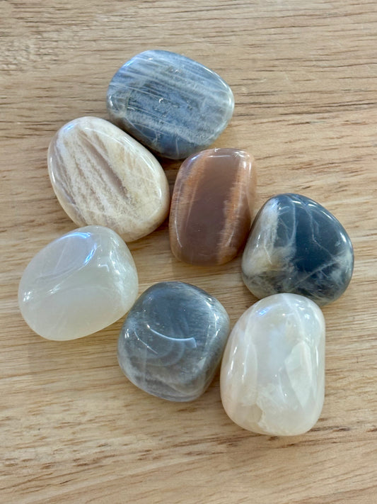 Flashy Moonstone Tumble