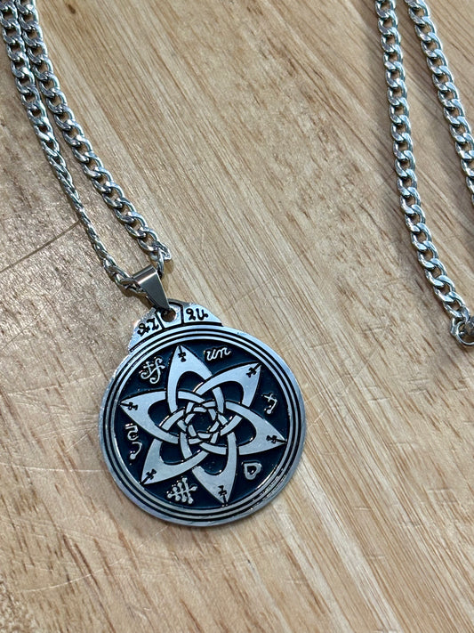 SS Witch Knot Celtic Necklace