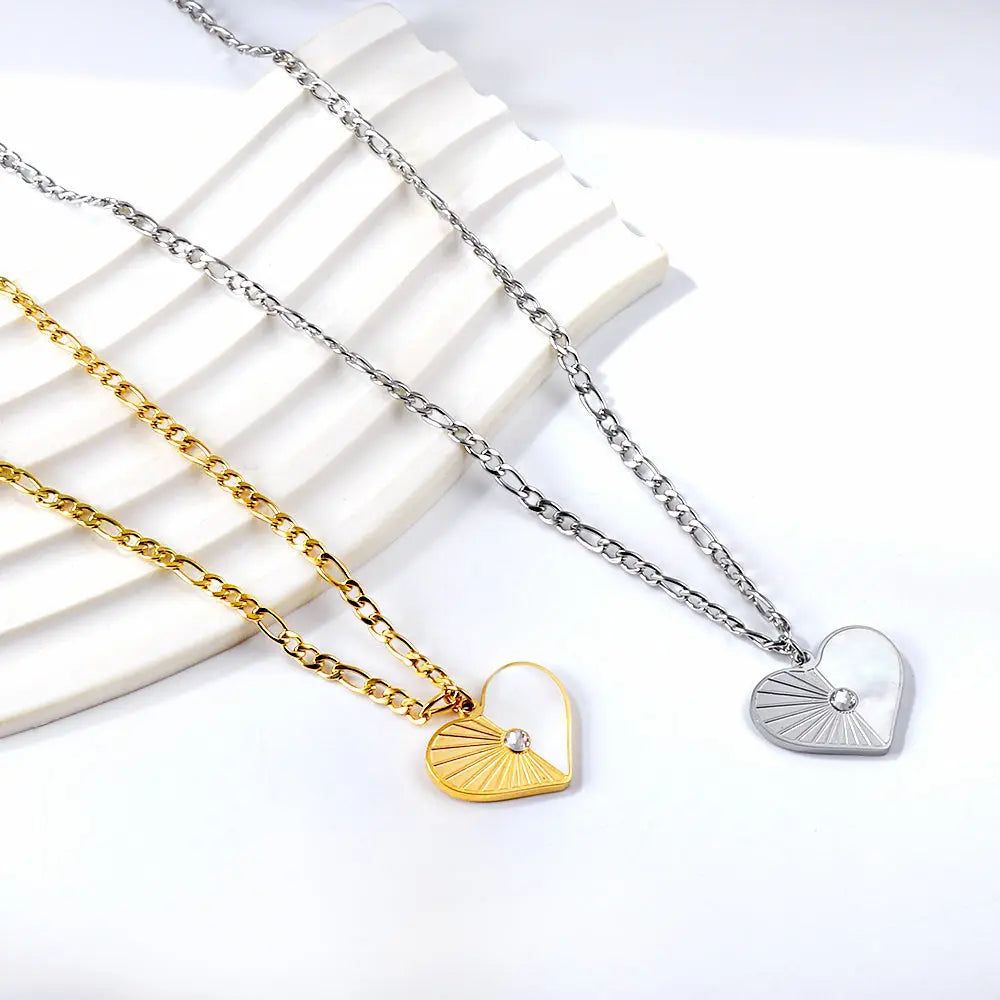 SS Heart w Shell Necklace Silver