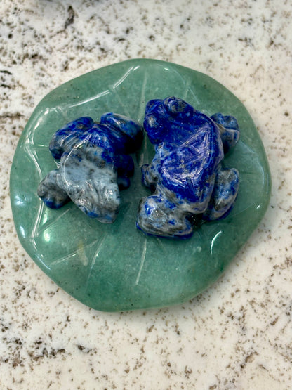 Double Coqui on Green Aventurine Leaf