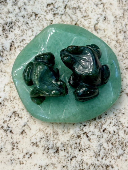 Double Coqui on Green Aventurine Leaf